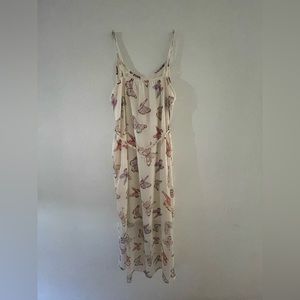 High low maternity dress covered in butterflies 🦋